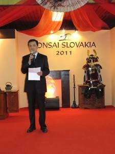驻捷克大使出席斯第14届国际盆景、插花、茶艺博览会 