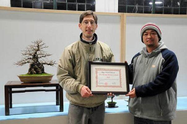 湾岛盆景成员很高兴接待来自日本的盆景专业人士