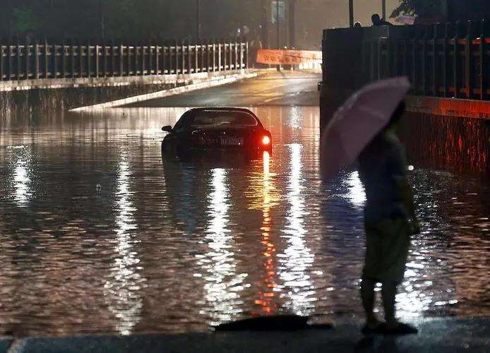 杭州暴雨水淹灾害